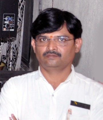 अंबाजोगाईत भीषण अपघात : ट्रकच्या धडकेत बँक अधिकाऱ्याचा जागीच मृत्यू