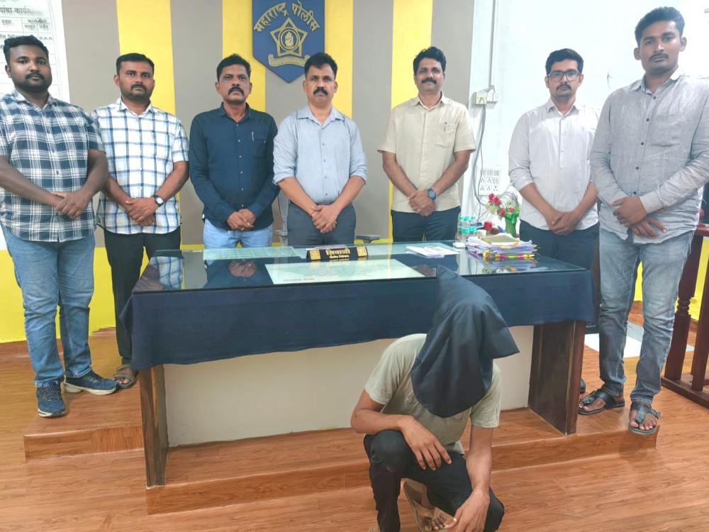 शिक्षकाच्या घरात चोरी करणारा तरुण स्थानिक गुन्हे शाखेच्या जाळ्यात